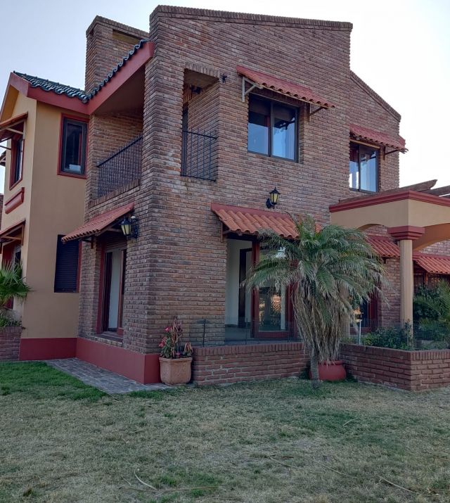 /images/gallery/thumbs/frente lateral_640x715.jpg